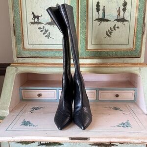 H&M Black Croc-Embossed Knee-High Pointed Toe Boots